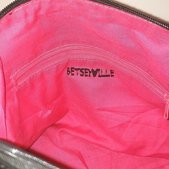 Betsey Johnson Betseyville Vegan Floral Stud Bow  Quilted Shoulder Bag Purse - Picture 11 of 17